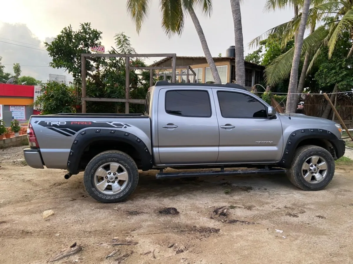 Cantoneras Tacoma Simulacion Tornillo 2012 2013 2014 2015 - Image 3