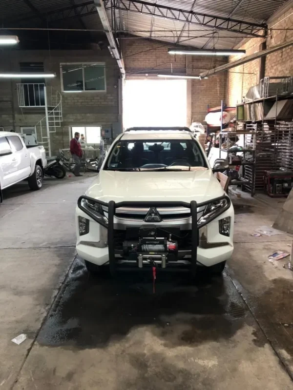 Burrera Super Bronco Mitsubishi L200 2020 - 2022 Negra