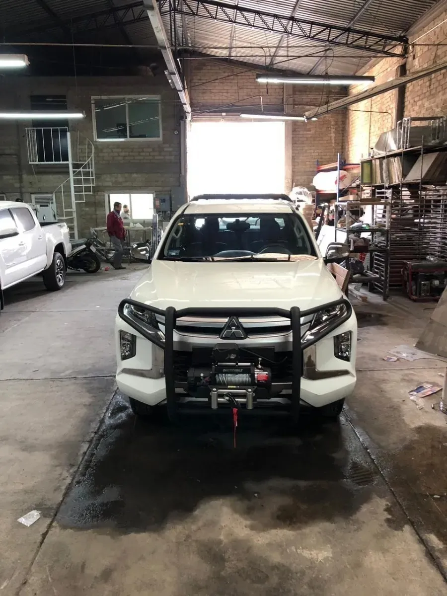 Burrera Super Bronco L200 2021 2022 Diesel Automatica - Image 3